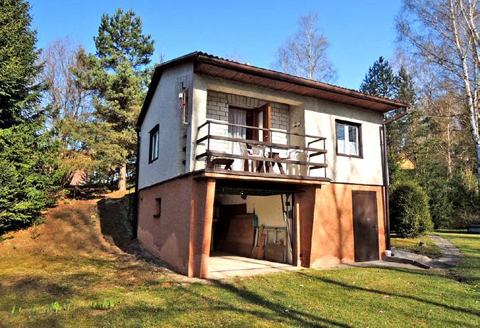 REKREAČNÍ CHATA V OBCI HNAČOV Nabízeli jsme ke koupi rekreační chatu v krásném prostředí Hnačovského rybníka na Klatovsku.