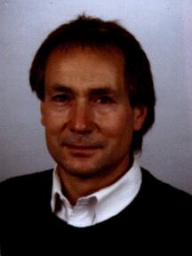 medaili Královské chemické společnosti (Anglie), E. B. Wilsonovu cenu za spektroskopii od Americké chemické společnosti atd. Bill Klemperer je také Čestným občanem města Toulouse.