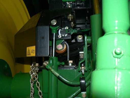 Axiálně orientovaný silentblok Panhardská tyč Hydraulická