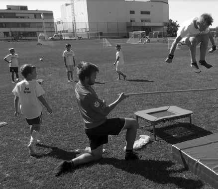Po celý den je připraven program pro děti a skákací hrad. Doprovodný program zakončí po slavnostním vyhlášení výsledků vystoupení přítomných umělců a kapely SK BAND.
