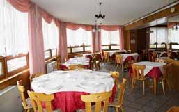 označené # nemohou využívat děti do 16 let HB stravování: snídaně - formou kontinentálního bufetu včetně nápojů večeře - servírované menu s výběrem ze 3 teplých předkrmů a 3 hlavních jídel s