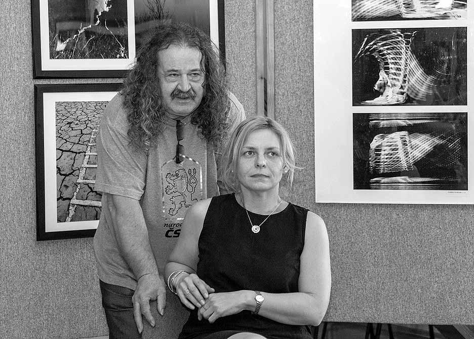 Vybraný soubor fotografií připravili pro výstavu odborní pracovníci Záhorského osvětového střediska v Senici, jehož Fotoklub Marian Holenka trvale navštěvuje a přispívá do okresních, krajských i