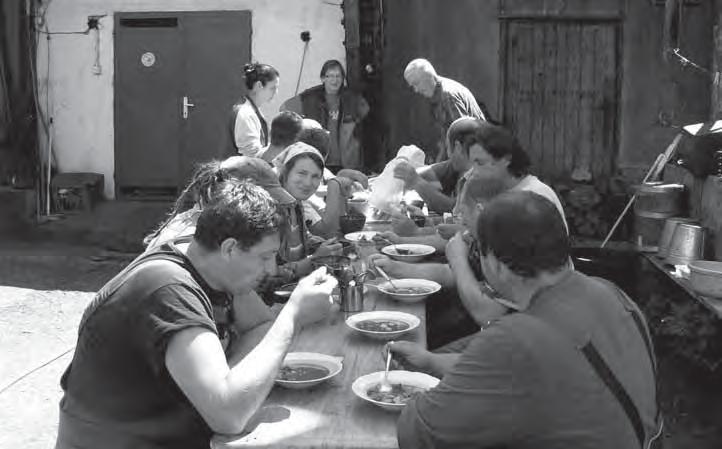 Ale, ja reku sa len tááák vyprávame ).Tak nesmiem hrešiť do toho a tak. To vypípajte ). A páčia sa Vám moje články? No, noa. Páčia. A kde gazdujete? Sme z Valaskej.