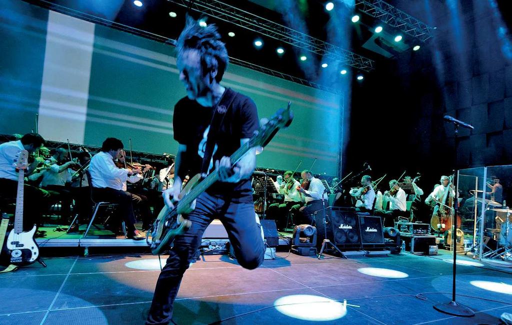 Velký ohlas zaznamenal koncert Symfonického orchestru Českého rozhlasu a skupiny Tata Bojs Doménou stanice i nadále zůstává tvorba dramatická, literární i dokumentární.