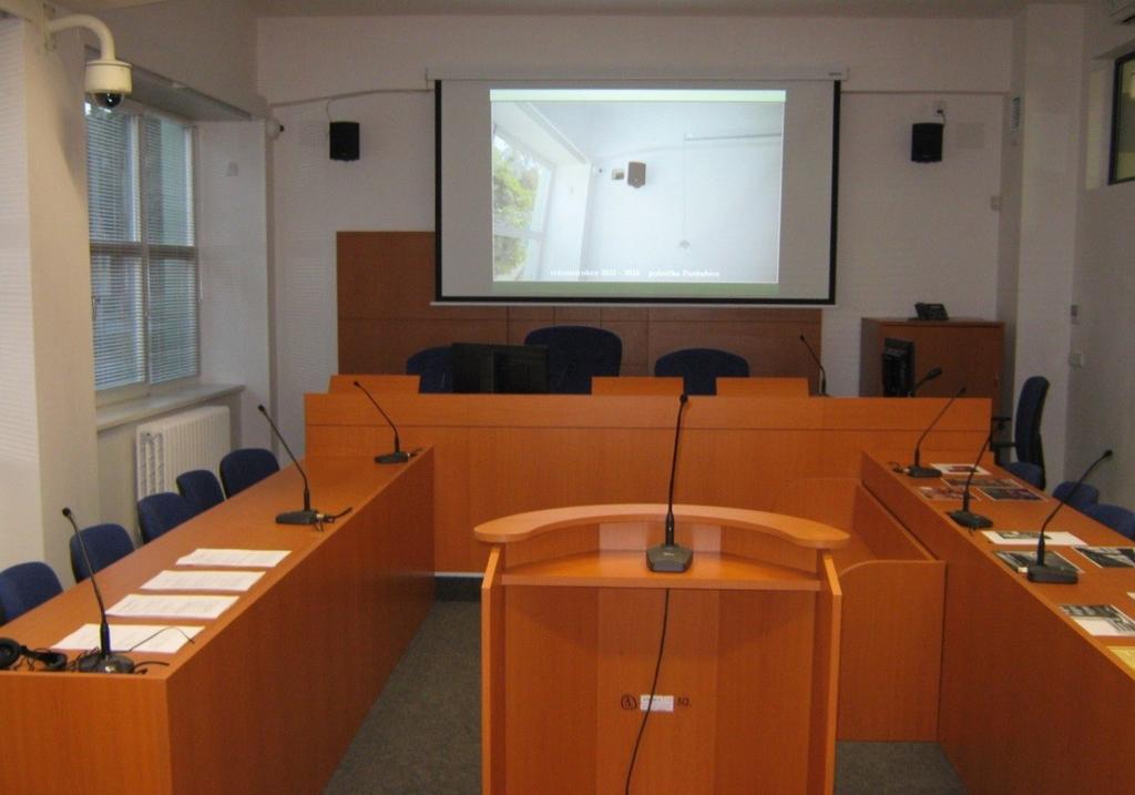 Byly vybudovány nové kanceláře, jednací síně, prostory justiční stráže, eskortní místnosti, serverovny, spisovny, záložní zdroj energie, sociální