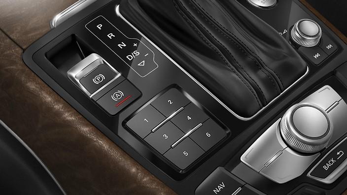 Audi Hold assist automatické zabrždění vozu po zastavení Audi Soundsystem