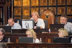 Nejen Večerník však byl překvapen tím, když primátorka a řídící schůze Alena Rašková (ČSSD) ukončila jedno z posledních zasedání prostějovského zastupitelstva tohoto volebního období už v pondělí za