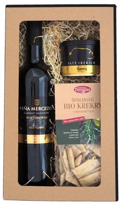 Villa Italia, Merlot, minisalámky a francouzská terina Villa Italia, Merlot, italské červené víno, 0,75 l Minisalámky Natur, 130 g Venkovská terina s kachním masem, 220 g Dárková krabice,