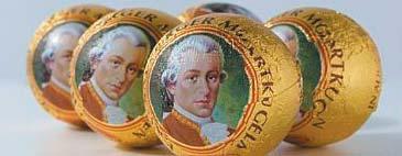 igelitovém ytli bez otisku balení obsahuje 2 ks 159 402 084 koule 269 1990 402 079 Sada keramických šálků a odšálků Bohemia sekt sada 2 ks šálků a odšálků v moderním designu objem hrníčků 1 ml baleno