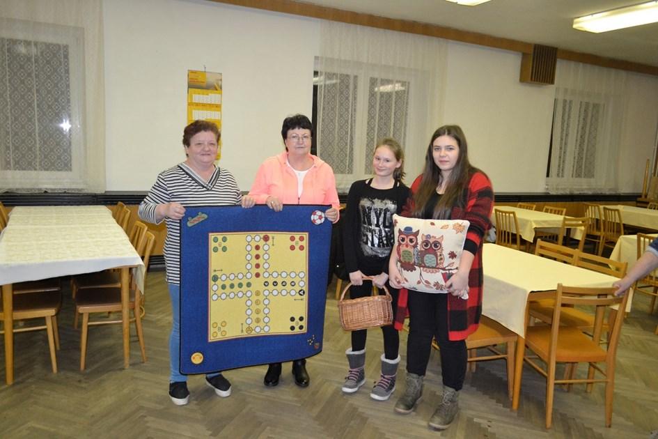 Vydání 1 / 2018 Člověče, nezlob se V sobotu 10. února se leskovecký kulturní dům naplnil dětmi a dospělými, aby se utkali v jedné z nejznámějších deskových her - Člověče, nezlob se.