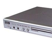 hardware Vzhled DVD přehrávače Xoro HSD 400 Pro je poměrně strohý a nenápadný. Kromě stříbrného provedení výrobce dodává i černou variantu.