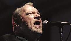 hudba Letošnímu šedesátníkovi, někdy označovanému bílý soulman, to zpívá stále na výbornou Živý Cocker, dobrý Cocker Mistr pěvec Joe Cocker si zajistil nesmrtelnost už svým vystoupením na bájném