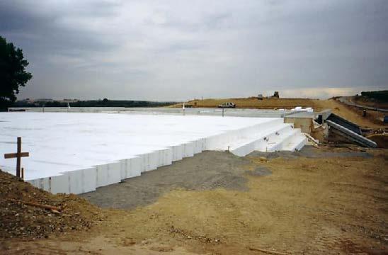 Základní rozměr 5 x 1 x 1,2 m a 4 x 1,2 x 1 m Bloky z pěnového polystyrenu pro silniční a železniční stavittelství pro mnohonásobně