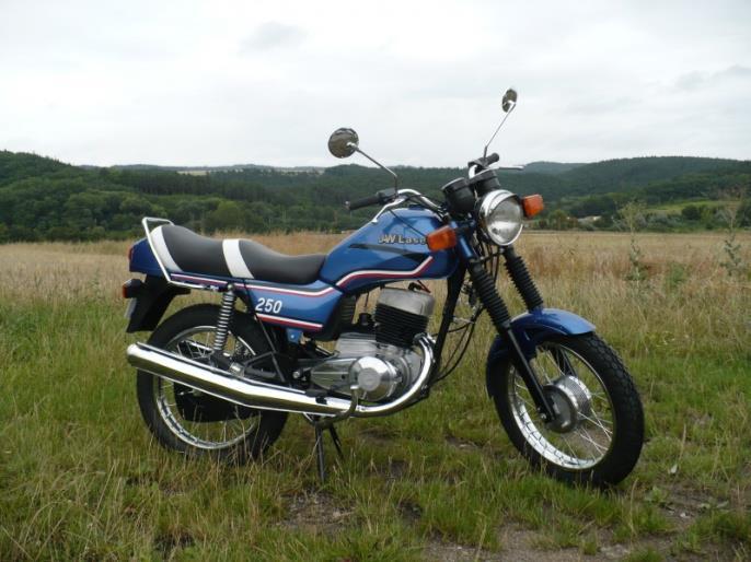 _LEONETTE_ Brazilské motocykly Leonette 05 s motory Jawa 05 a mopedy s motorem Jawa 552