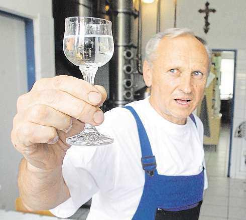 Čtěte nové TÉMA Podle biologického rytmu spánku se lidé rozdělují na tak zvané skřivany asovy. Pomůže ipověšené mokré prostěradlo. ČR Nemůžete vhorkých letních dnech usnout, ať se snažíte sebevíc?
