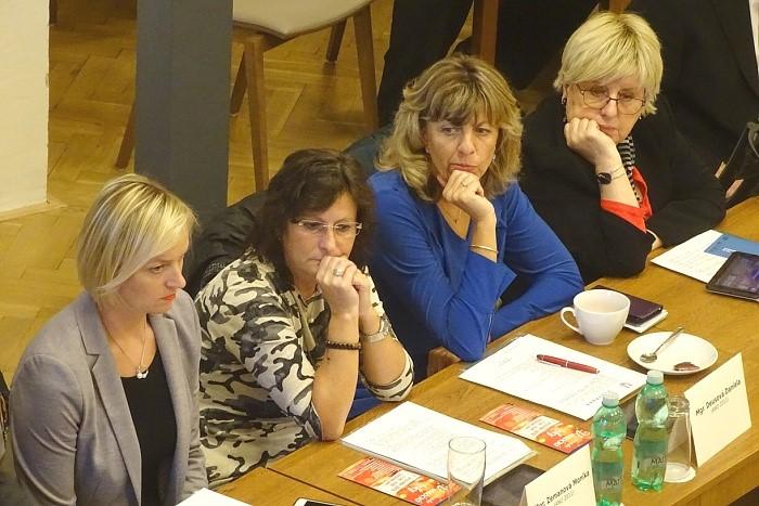 Milan Dian obhájil post starosty z minulého volebního období a stejně tak se podruhé stal místostarostou i Vladimír Šuma. I jemu dali hlas všichni přítomní zastupitelé.