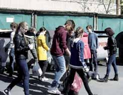 rok. Žiaci aktívne vyjadrujú svoj postoj k ochrane zelene. A to nielen prostredníctvom povinných aktivít súťaže projektu Úsmev pre strom, zberu papiera a výsadby stromčekov v areáloch škôl.