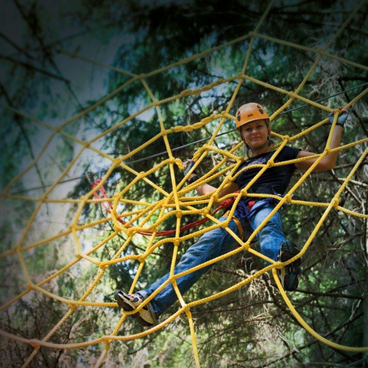 ADRENALIN V KORUNÁCH KRKONOŠSKÉHO NÁRODNÍHO PARKU LANOVÝ PARK Monkey Park v Peci pod Sněžkou 25 dřevěných překážek a dva