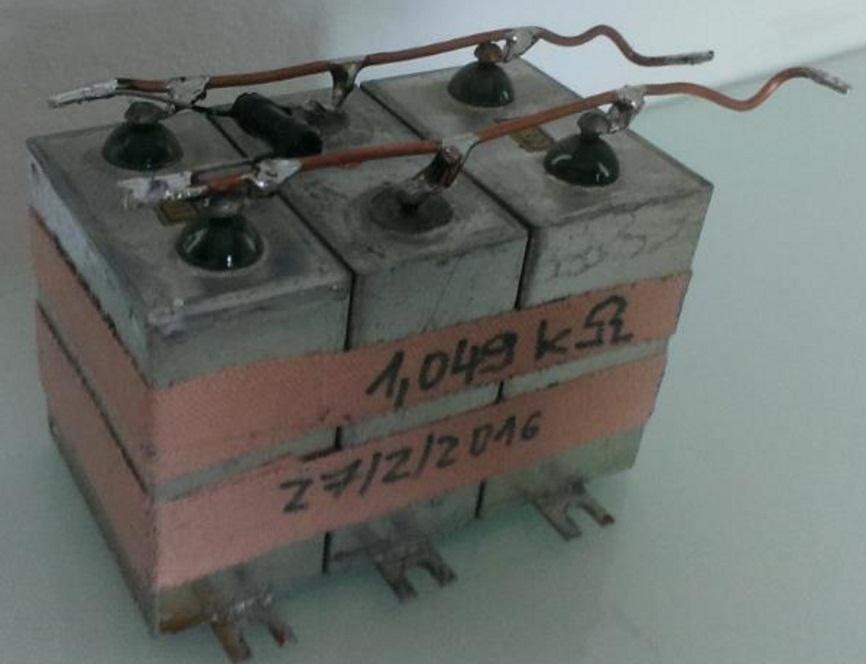 zobrazena měřená impedance, připojení impedance a