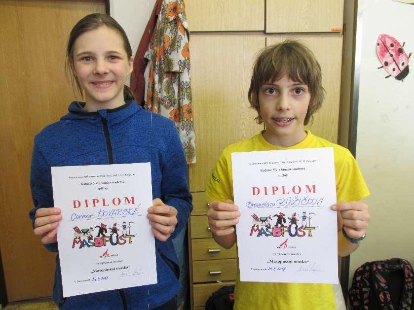 kostýmy. Kategorie prima: 1. místo: Eliška Baboráková 2.místo: Karel Kovarski Adéla Valentová 3.