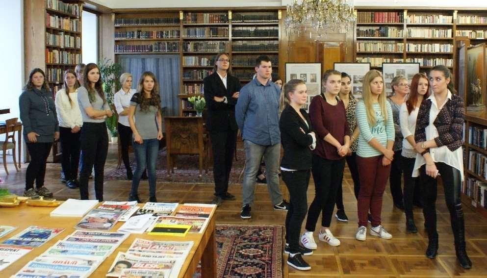 Exkurze do Kanceláře prezidenta republiky v Praze 19.9.2016 Dne 19. září se studenti 3. a 4.