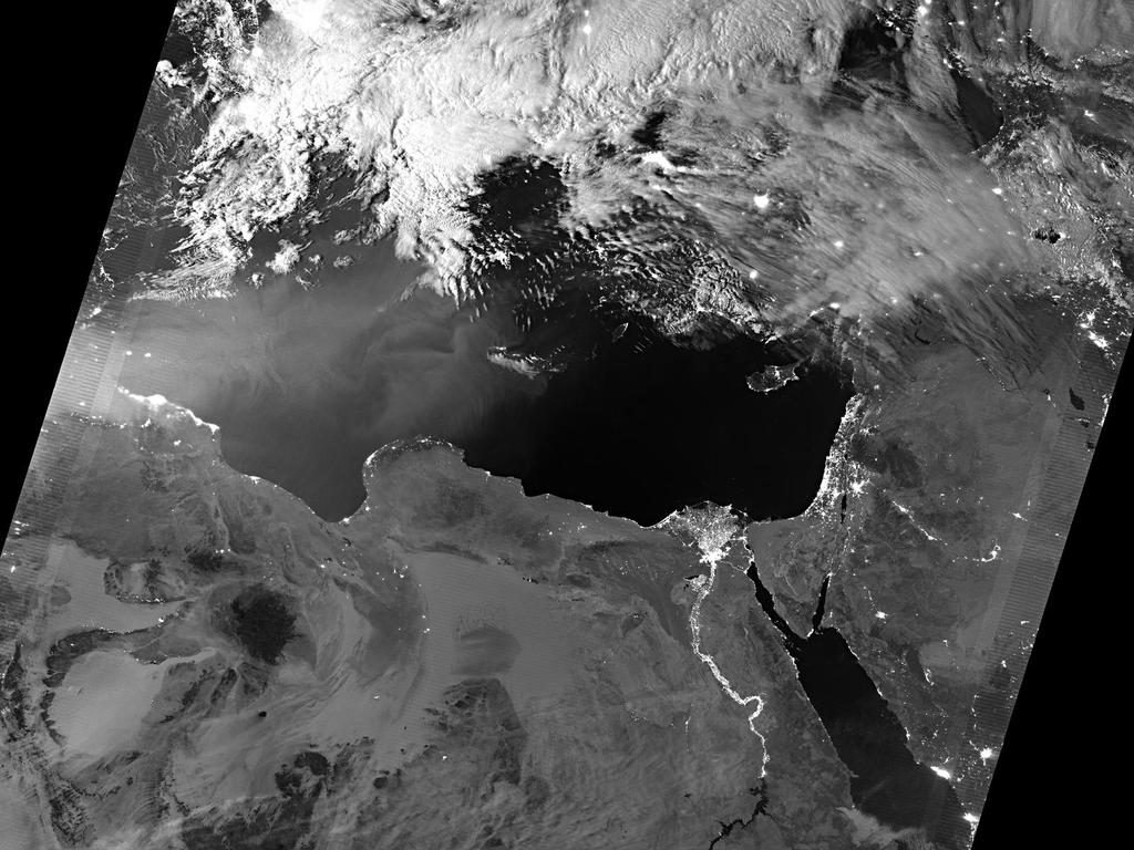 Day/Night Band 2015-02-01 01:40 UTC, Saharský písek nad