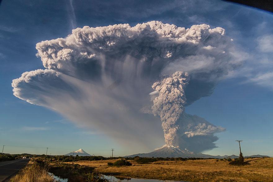 Calbuco volcanic eruption in Chile (CIMSS Satellite Blog) http://cimss.ssec.wisc.