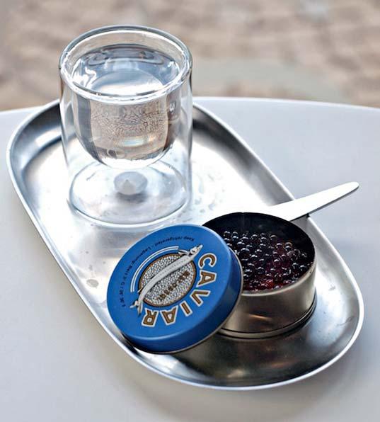 102 Euro 27 28 4. července 2011 light molekulární mixologie MOLEKULÁRNÍ MENU. koládu od Roalda Dahla.