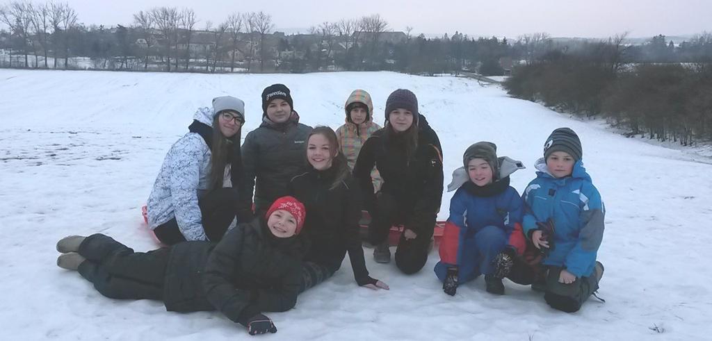 A protože s sebou některé děti měly i brusle, zajeli jsme ještě do Bohušic na rybník, kde byl perfektně upravený led.