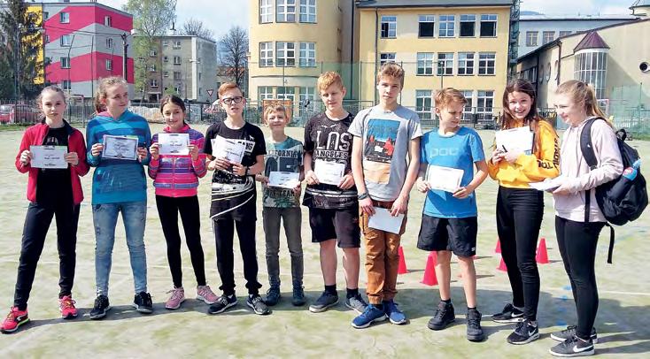 Kotelny, DDH, výpravou do Ostravy k prozkoumání Integrovaného záchranného systému, odbornými přednáškami o zdraví a správném stravování, vyzkoušely si první pomoc i některé cviky zdravotní tělesné