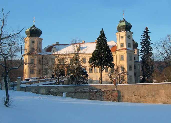 Z radnice Zastupitelé vítězného uskupení Společně pro Mníšek spolu s nově zvolenými zastupiteli za Občanskou demokratickou stranu, TOP 09 a nezávislé a Otevřenou radnici stvrdili svými podpisy svůj