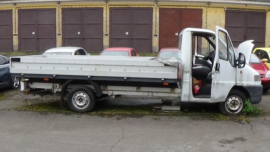 Č.j. 204303/2018-610000-42.3 Obrázek k položce č. 2: FIAT DUCATO 2,5D L3 valník Položka č. 3: Tahač SCANIA R164 LA4X2NA 480, k dispozici znalecký posudek č. 0661/070/18 ze dne 19.6.2018, VIN XLER4X200Y4445415, reg.