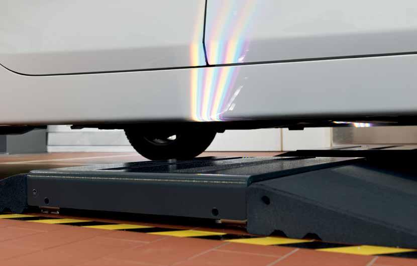 S plochou konstrukcí pro montáž nad podlahou (85 mm) Měření dezénu pneumatik u vozidel s malou světlou výškou Verze TTM s montáží nad podlahou má význam třeba u sportovních podvozků, které mají malou
