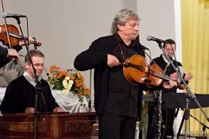 9/ zaškolení dobrovolníků, koncert Hradišťanu 11-12/2013 i když jeho hlasivky zjevně dost trpěly.