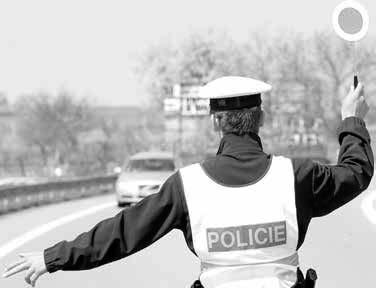 (ARA) FOTO: Policie ČR KOMENTÁŘ TÝDNE Cena za knihu, která nevyšla STŘÍPKY Z OBCÍ TreFa do černého V časech, k d y s e důraz na morálku, mravnost a f a i r play často přehlíží, projevil jeden z