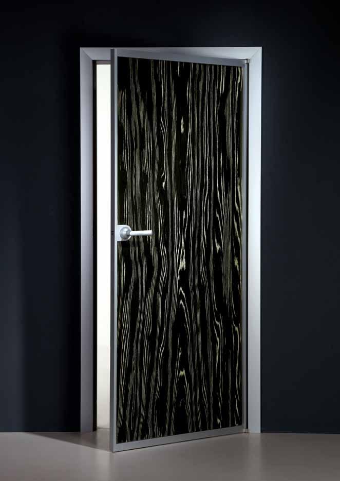 Metalik V modernom interiéri sa veľmi často využíva kov. Preto ani dvere, ani zárubne nemôžu stáť bokom.
