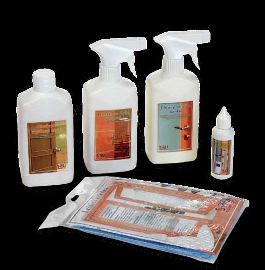 Čistiace prostriedky Pre kvalitnú údržbu dverí dodáva SAPELI set štyroch produktov.
