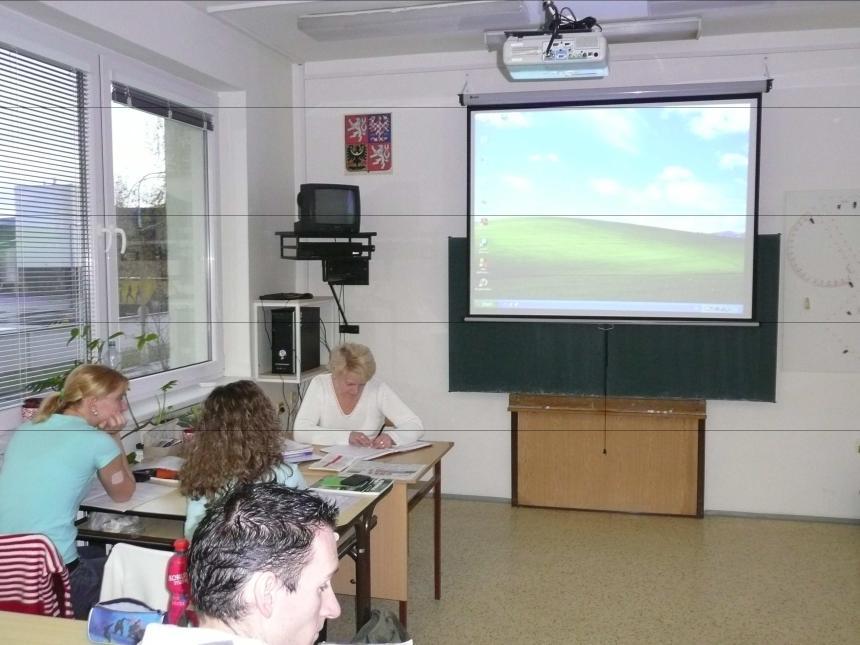 ŠVP FOTOGRAF Prioritou školy je vybavení kmenových tříd multimediální technikou dataprojektory s PC s přístupem na Internet a plátny (budova Kněžskodvorská).