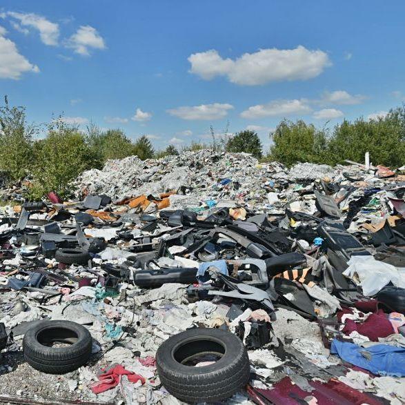 1 Odpad Lidstvo se neustále vyvíjí a rozvíjí, dnes je na planetě kolem 7 miliard lidí, ale podle statistik a výpočtů se může toto číslo v roce 2050 zvýšit až na 10 miliard.