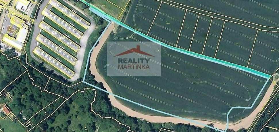 2.2 Srovnávací nemovité věci (SN) pozemky stavební komerční: 1) Stavební pozemek o velikosti 41 301 m² Lokalita: Valašské Meziříčí Nabídková cena: 4 089 000,- Kč Upravená nabídková cena: 99,- Kč/m 2