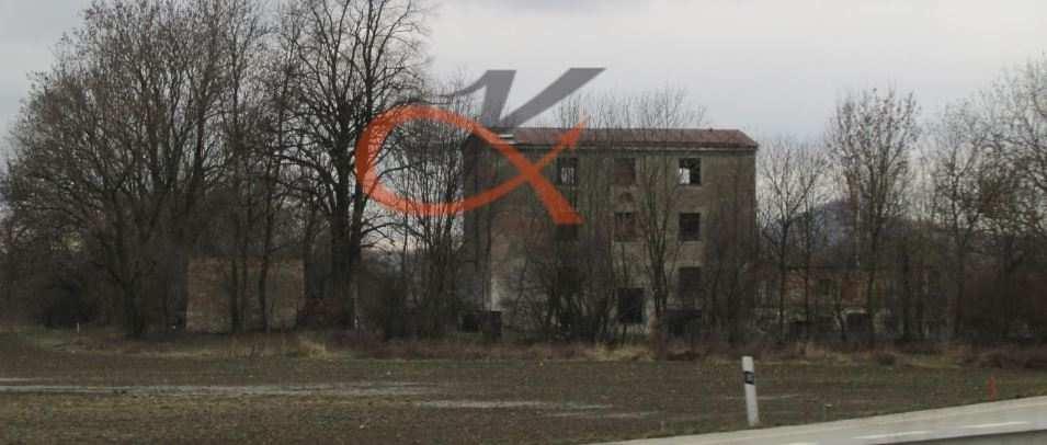 5) Stavební pozemek o velikosti 10 096 m² Lokalita: Lešná - Lhotka nad Bečvou Nabídková cena: 1 817 000,- Kč Upravená nabídková cena: 180,- Kč/m 2 Popis: Prodej stavebních pozemků v průmyslové zóně