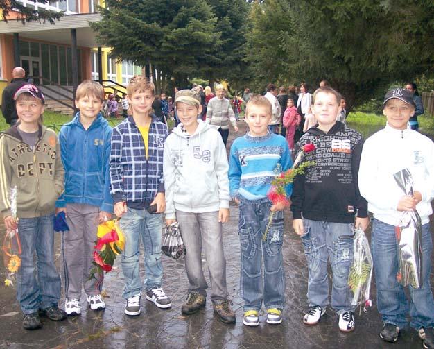 Dve základné školy v zriaďovateľskej pôsobnosti medzilaboreckej samosprávy bude tohto roku navštevovať asi 800 žiakov, pričom 40 prvákov nastúpilo do ZŠ Komenského a 36 do ZŠ Duchnovičova.