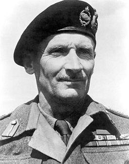 Bernard Law Montgomery britský polní maršál v době propuknutí války velel části britského expedičního sboru v Belgii (1939-1940), jeho nadprůměrnému výkonu je přičítána úspěšná evakuace mužů od