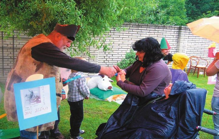 3 RADNIČNÍ LISTY říjen 2011 ročník XI Zahradní slavnost po stopách pověstí se vydařila Poradenské středisko pro rodinu a dítě RaD pořádalo zahradní slavnost.