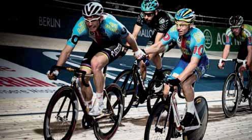 28 sport BRONZ NA DRÁZE V LEGENDÁRNÍ ŠESTIDENNÍ Trojice prostějovských cyklistů zanechala v Berlíně výraznou stopu BERLÍN, PROSTĚJOV Nejlepší světoví jezdci si dali na přelomu ledna a února