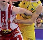 První hvězdou akce Hrajeme za Pardubice byla zpěvačka Dasha, která vystoupila s místní Komorní filharmonií a doprovodnou skupinou Pajky Pajk. Musím přiznat, že zpěvačku jsem dříve neznal.