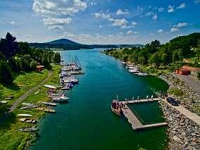 22 15. června 2018 Náš kraj RODINNÝ FESTIVAL LÉTOHRÁTKY VE FRÝDKU 30. června, park pod zámkem, Frýdek-Místek Neobyčejný a hravý.