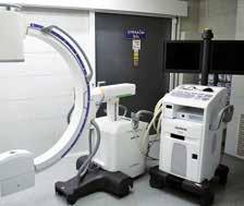 Přístroj, který slouží lékařům při chirurgických a traumatologických operacích, přišel na téměř dva milióny korun.