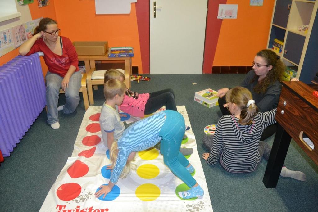 2.3. Spontánní aktivity K spontánní činnosti slouží v SVČ již několik let Otevřený klub Ulita, který je hojně využíván dětmi dojíždějícími i těmi, kteří čekají na svůj kroužek, či naopak po jeho