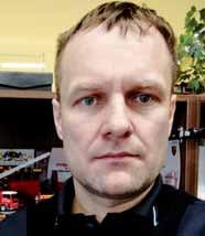 Je zpočátku nedůvěřivý, ale jakmile získá důvěru, je skvělý společník. Dostal se k nám po úmrtí pánečka, hledáme pro něj domov, kde bude jediným pejskem. Na vodítku chodí pěkně, netahá. Petr KOCEK 11.